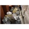 Image 2 : 2 PALLETS OF HEAVY DUTY INTERIOR WAREHOUSE LIGHTING