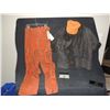 Image 1 : THE POSTMAN SCREEN USED WARDROBE 2