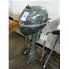 Image 2 : Vintage Johnson Outboard Motor
