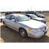 Image 2 : 2001 LINCOLN TOWN CAR