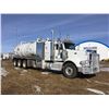 Image 2 : 2014 PETERBILT 367 TRI-DRIVE COMBO VAC TRUCK