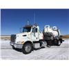 Image 1 : 2015 PETERBILT 337 VACUUM TRUCK