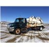 Image 1 : 2002 INTERNATIONAL 4300 VACUUM TRUCK