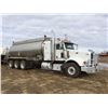 Image 2 : 2011 PETERBILT 367 TANK TRUCK