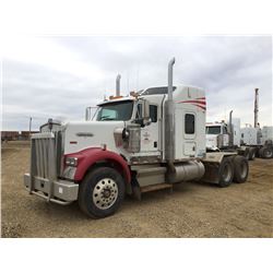 2005 KENWORTH W900B T/A TRUCK