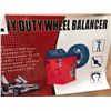 Image 2 : HEAVY DUTY WHEEL BALANCER