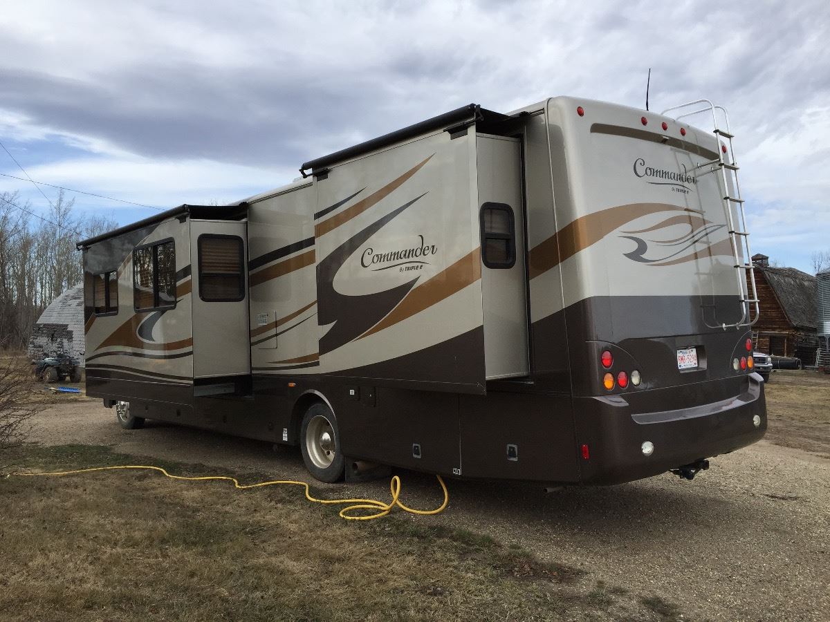 2007 TRIPLE E COMMANDER 37 FT MOTORHOME 2007 TRIPLE E COMMANDER 37 FT MOTORHOME