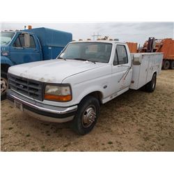 1997 FORD SERVICE TRUCK, S/N 3FEJF37F1VMA58323, DIESEL ENG, 5 SPD TRANS, KNAPHEIDE SERVICE BODY, AIR