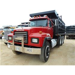 1995 MACK RD688S TRI-AXLE DUMP, S/N 1M2P267C5SM023910, 350 HP MACK DIESEL ENG, 8LL TRANS, 44K REARS,