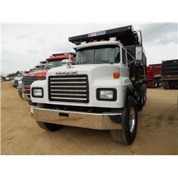 1998 MACK RD688S TRI-AXLE DUMP, S/N 1M2P270Y2WM036373, 350 HP MACK ENGINE, 10 SPD TRANS, 44K REARS, 