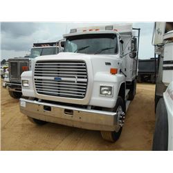 1995 FORD L8000 T/A DUMP, S/N 1FDYU82E1SVA40040, CUMMINS ENG, AUTO TRANS, 40K REARS, 14K FRONT, P/S,