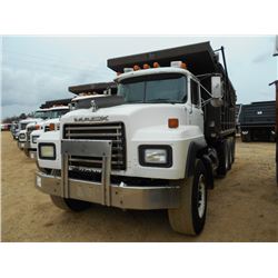 1999 MACK RD690S TRI-AXLE DUMP, S/N 1M2P264C6XM028903, 300 HP MACK ENG, 7 SPD TRANS, 44K REARS, 18K 