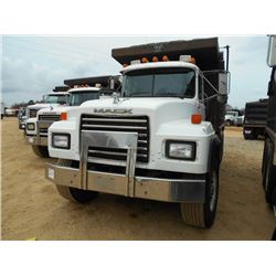 1999 MACK RD690S TRI-AXLE DUMP, S/N 1M2P264C8XM028904, 300 HP MACK ENG, 7 SPD TRANS, 44K REARS, 18K 