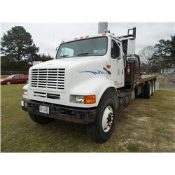 1995 INTERNATIONAL 8100 T/A FLATBED DUMP TRUCK, S/N 1HTHCAHR8SH665576, IHC DIESEL ENG, 9 SPD TRANS, 