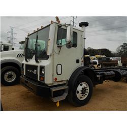 2006 MACK MR688S TRI-AXLE CAB & CHASSIS, S/N 1M2K197C36M029869, 400 HP MACK DIESEL ENG, 9 SPD TRANS,