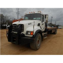 2005 MACK CV713 WINCH TRUCK, S/N 1M2AC11CX5M016555, MACK AMI 370 ENG, T310M MACK 10 SPD TRANS, 3 SPD