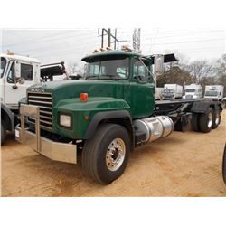 2004 MACK T/A ROLL OFF TRUCK, S/N 1M2P337C7M034633, 370 HP AMI MACK DIESEL ENG, 8 SPD TRANS, 44K REA