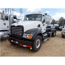 2005 MACK CU713 T/A ROLL OF TRUCK, S/N 1M2A011Y15M013510, MACK AMI 370 ENG, 10 SPD TRANS, 44K REARS,