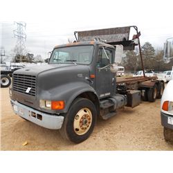 1997 INTERNAIONAL 4900 T/A ROLL OFF TRUCK, S/N 1HTSHAAR4VH417377, IHC DT 466E ENG, 9 SPD TRANS, ELEC