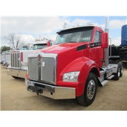 2014 KENWORTH T880 T/A TRUCK TRACTOR, S/N 1XKZDP0X6EJ418313, 500 HP 1700 PACCAR ENGINE, 10 SPD TRANS