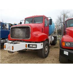 2004 OSHKOSH T/A CONCRETE TRUCK, S/N 10TDDAC354S080757, CUMMINS DIESEL ENG, 10 SPD TRANS, MCNEILUS 1