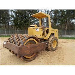 HYSTER C832B VIBRATORY ROLLER, S/N B208C1612, 66" PADFOOT DRUM, CANOPY, METER READING 680 HOURS