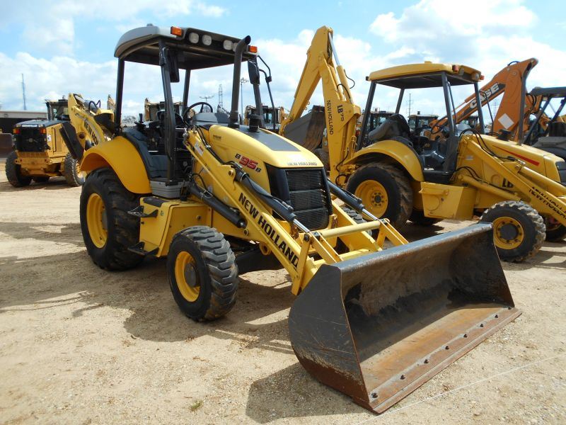 NEW HOLLAND B95B 4X4 LOADER BACKHOE, S/N BHH05598 (11 YR) GP BUCKET, 24
