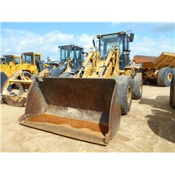 CAT IT38H WHEEL LOADER, S/N JNJ00387 (10 YR) GP BUCKET, QUICK COUPLER, AUX HYD, ECAB W/ AIR, 20.5R25