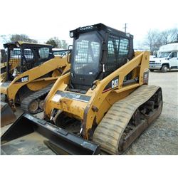 CAT 277 SKID STEER LOADER, S/N CNC02682 (04 YR) TRACK TYPE, GP BUCKET, ECAB W/ AIR, METER READING 4,