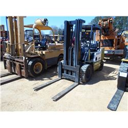 CLARK GPS30MB FORKLIFT, S/N GP138MB-0403-6968K0F, LP GAS