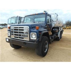 1987 INTERNATIONAL S1900 T/A DISTRIBUTOR TRUCK, S/N 1HTLKTVR5HH435039, IHC DIESEL ENG, 13 SPD TRANS,