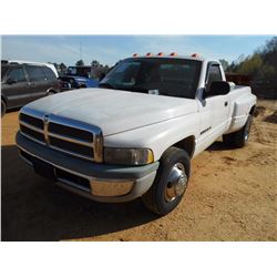 1999 DODGE RAM 3500 DUALLY, S/N 3B7MC3656XM559573, MAGNUM V8, A/T, TOOLBOX, ELEC BRAKE CONTROL, ODOM