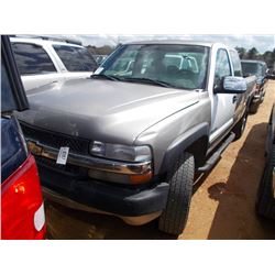 2001 CHEVROLET 2500 EXTENDED CAB PICKUP, S/N 1GCHC29UX1Z282947, GAS ENG, A /T, ODOMETER READING 182,