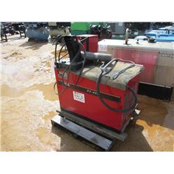 LINCOLN DC600 ELECTRIC ARC WELDER, S/N U1000505127, REMOTE LN7 ELECT WIRE WELDER, S/N U1000618449