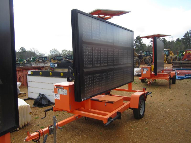 K & K SYSTEMS DIGITAL SIGN BOARD, S/N 244092, BATTERY/SOLAR POWERED, 24
