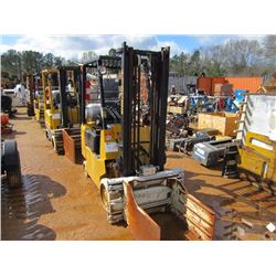 HYSTER 35 FORKLIFT, S/N B010B08075M, 2,250# CAP, CASCADE BALE CLAMP, LP GAS