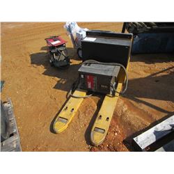 BIB JOE E45 ELECTRIC PALLET JACK W/CHARGER