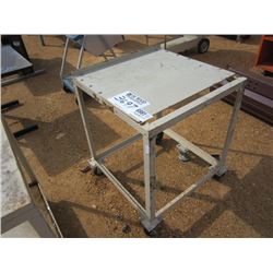 4 WHEEL ROLL AROUND METAL CART