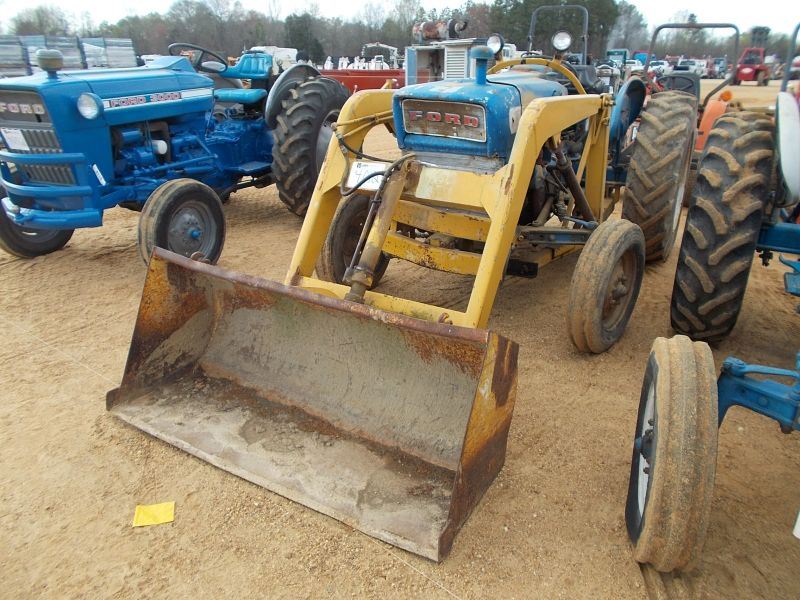 FORD 3000 FARM TRACTOR, S/N 153837, 3 PTH, PTO, FRONT LOADER ATTACH W