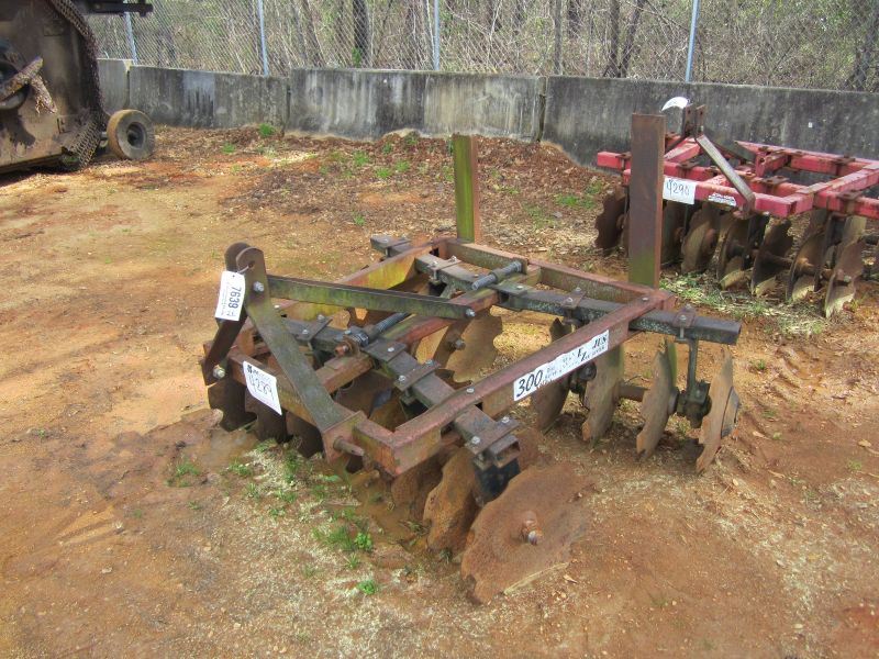 ATLAS 300 DISC HARROW 16 X 18 J.M. Wood Auction Company, Inc.