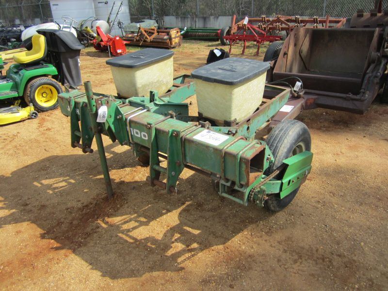 JOHN DEERE 100 2 ROW PLANTER J.M. Wood Auction Company, Inc.
