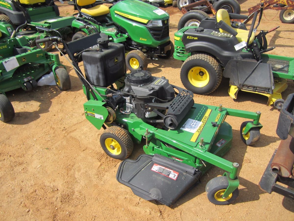JOHN DEERE WG32A WALK BEHIND LAWN MOWER, S/N 050100, 32" DECK, GAS ENG