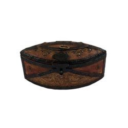 Pirates of the Caribbean: The Curse of the Black Pearl Box Movie Props