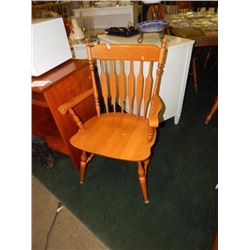 MAPLE ARM CHAIR