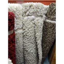 AREA CARPET - SHAG - WHITE - 90 X 64"