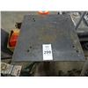 Image 2 : Steel Pedestal