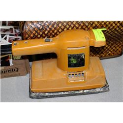 BLACK & DECKER HALF SHEET SANDER