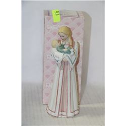 PORCELAIN MOTHER AND CHILD FIGURINE