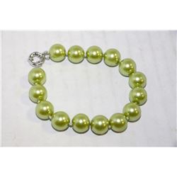 SEA SHELL PEARL BRACELET (PERIDOT COLOUR)
