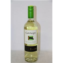 BOTTLE OF GATO NEGRO SAUVGINON BLANC